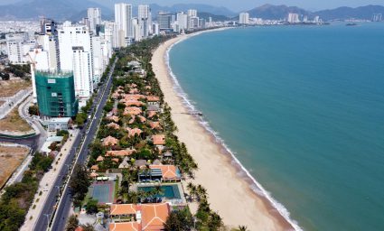 Thị trường bất động sản nghỉ dưỡng đã trải qua 4 đợt bùng phát của dịch COVID-19 (Ảnh: Khải An)